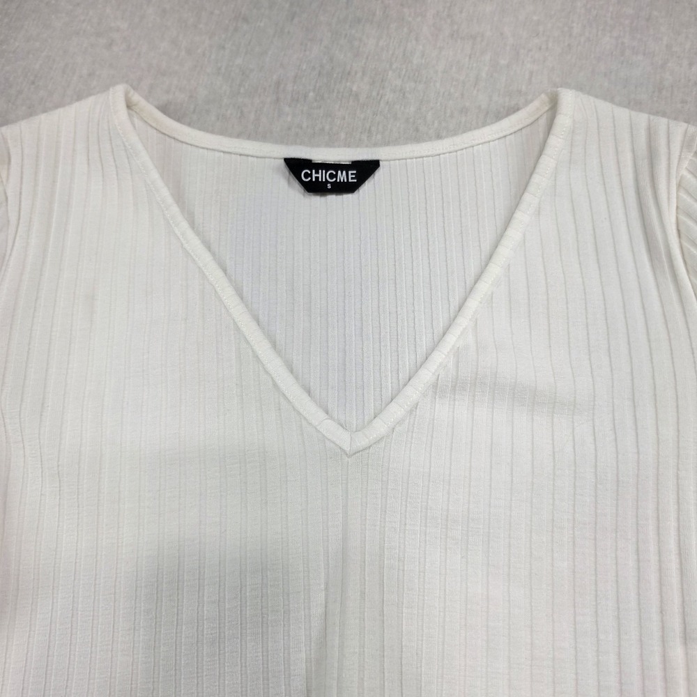 CHICME White Ribbed V-Neck Long Sleeve Crop Top Size S Coquette Y2K Going Out - Picture 3 of 9
